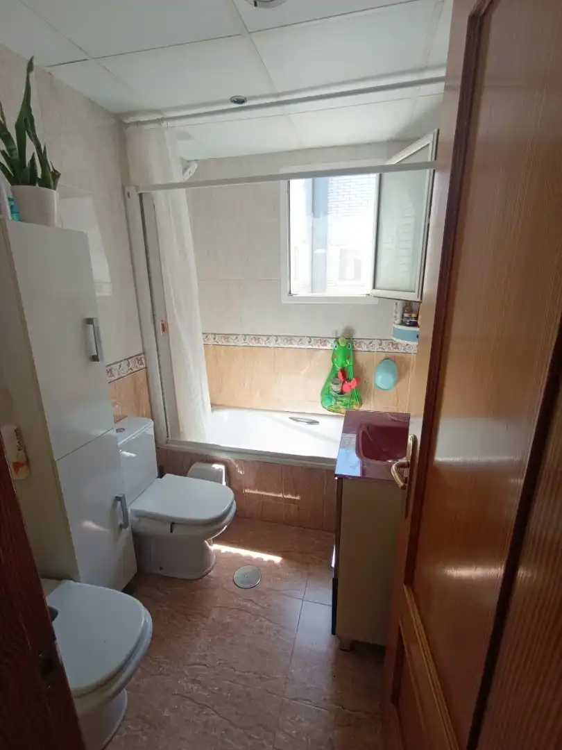 Ático en venta en Calle Paco de Lucia, 1, Roquetas de Mar Baño de Ático en venta en Roquetas de Mar con Aire acondicionado, Terraza y Piscina