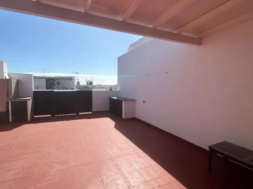 Casa adosada en venta en Calle Chafaris, 43, Valterra - Altavista Terraza de Casa adosada en venta en Arrecife con Terraza, Amueblado y Balcón