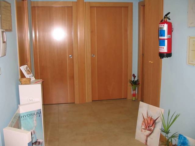 Local comercial en Venta en Calle Poeta Diez Gaviao, 5 en La Florida