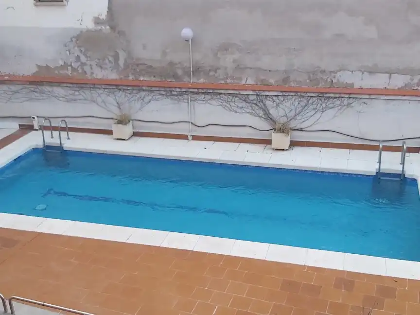 Piscina de Estudi en venda en  Madrid Capital amb Aire condicionat i Piscina