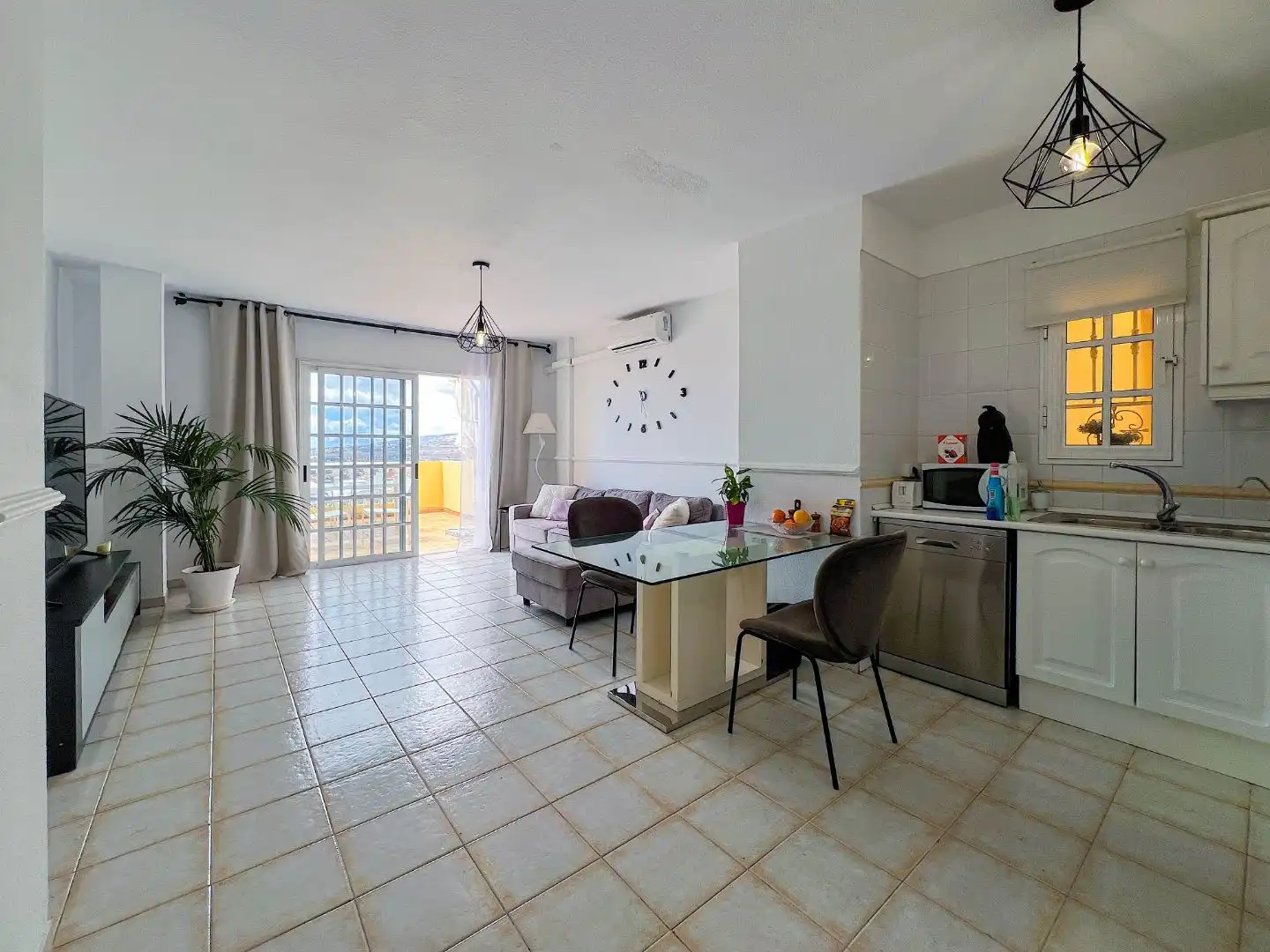 Wohnungen zum Verkauf in Calle Baleares, 8, Torviscas Centro y Alto Wohnzimmer von Wohnungen zum Verkauf in Adeje mit Klimaanlage, Terrasse und Schwimmbad