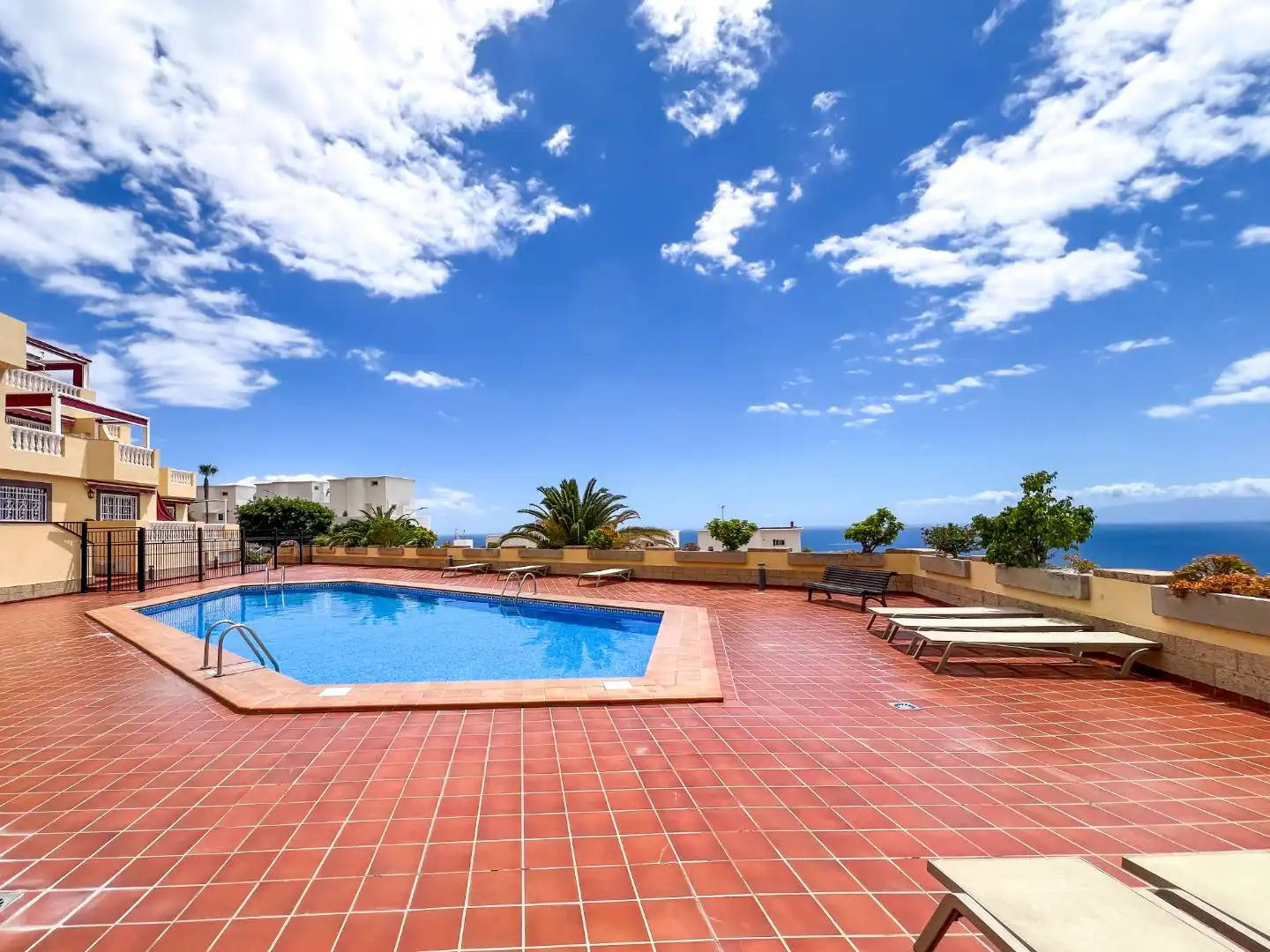 Wohnungen zum Verkauf in Calle Baleares, 8, Torviscas Centro y Alto Schwimmbecken von Wohnungen zum Verkauf in Adeje mit Klimaanlage, Terrasse und Schwimmbad