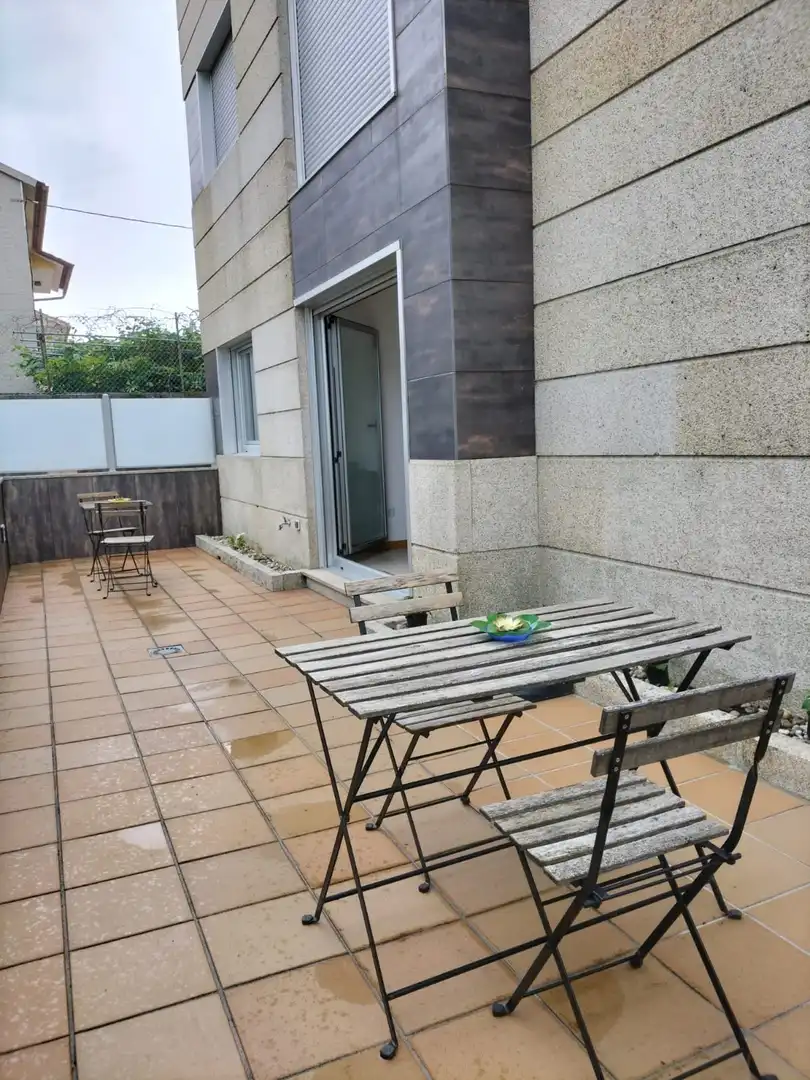 Ground floor for sale in Lugar Vinquiño, 25, Sanxenxo pueblo Terrace of Ground floor for sale in Sanxenxo with Private garden, Parquet flooring and Terrace
