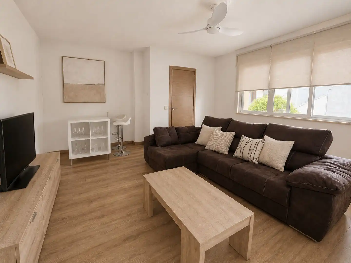 Casa o chalet en venta en Calle Angeles, 22, Mieza Sala de estar de Casa o chalet en venta en Mieza con Calefacción, Jardín privado y Parquet