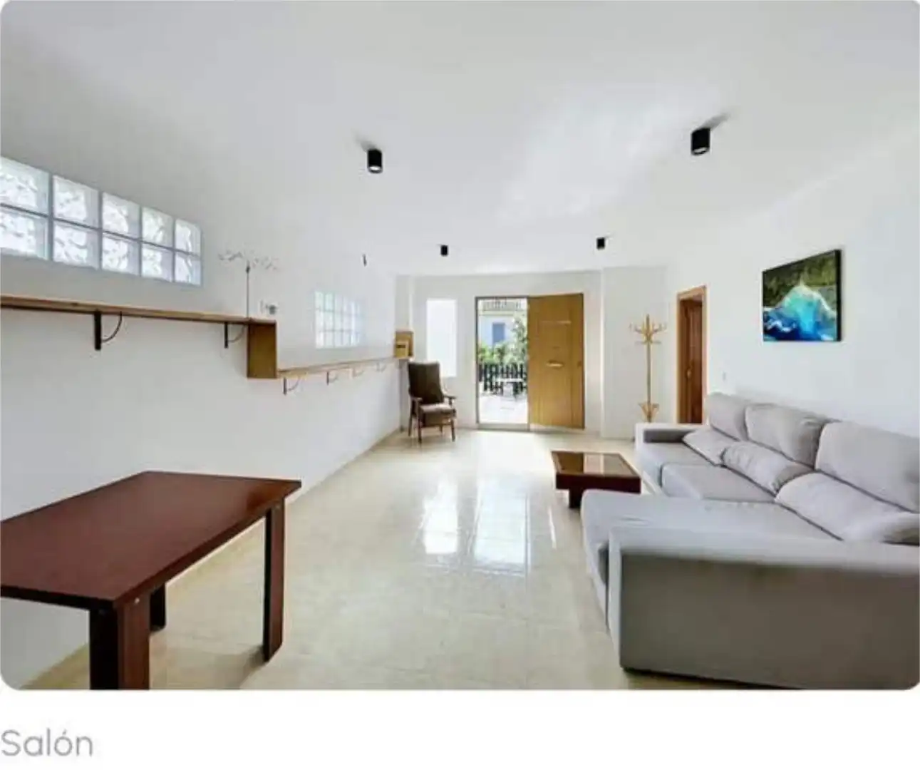 Wohnung zur Miete in Canyelles Wohnzimmer von Wohnung zur Miete in Canyelles mit Heizung, Terrasse und Haustiere erlaubt