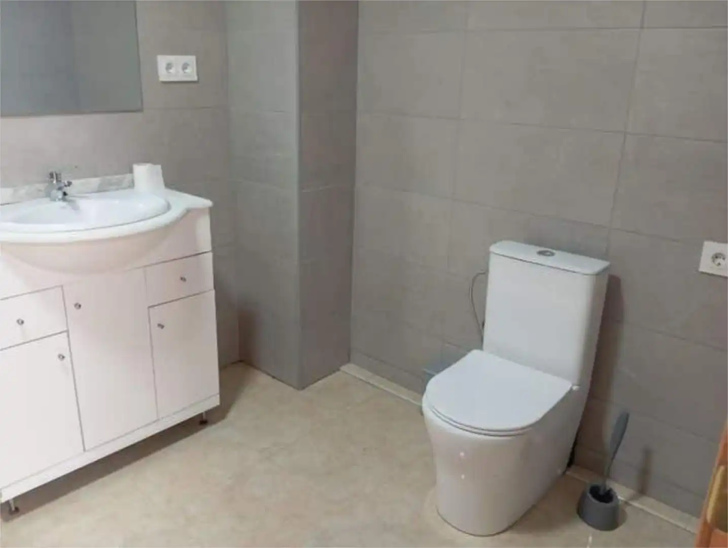 Wohnung zur Miete in Canyelles Badezimmer von Wohnung zur Miete in Canyelles mit Heizung, Terrasse und Haustiere erlaubt