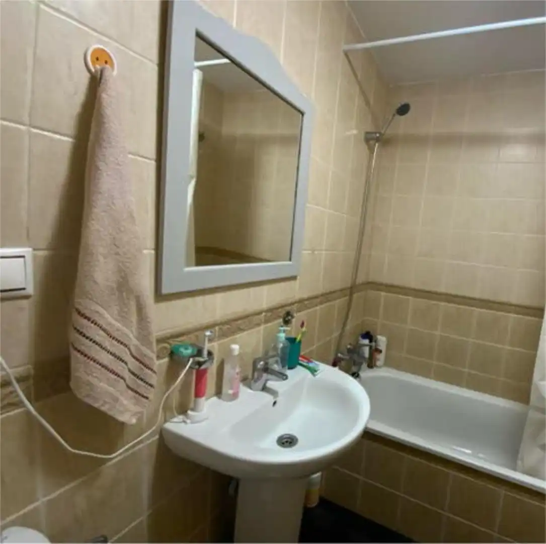 Piso en venta en Molins - Campaneta - San Bartolomé Baño de Piso en venta en Orihuela con Jardín privado, Trastero y Piscina
