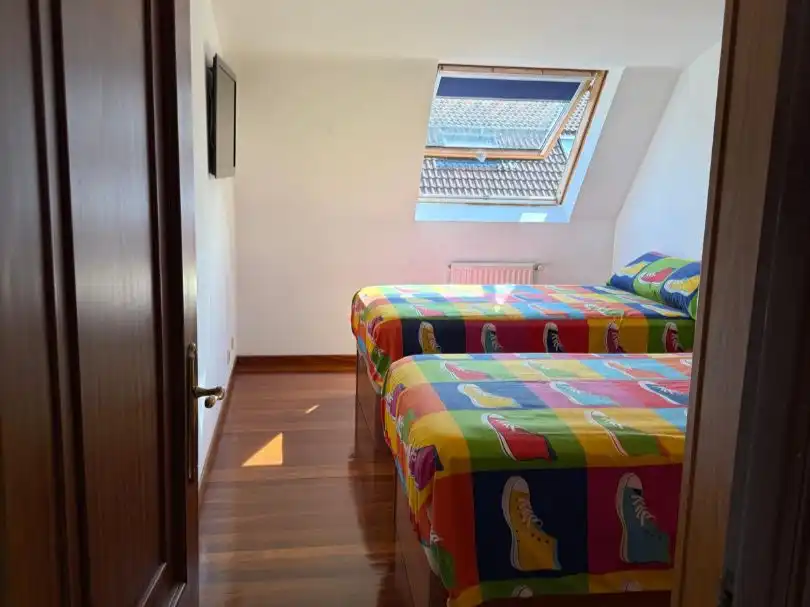 Dachboden zum Verkauf in Rúa Xohán Xesús González, 24, Cuntis Schlafzimmer von Dachboden zum Verkauf in Cuntis mit Heizung, Parkett und Möbliert