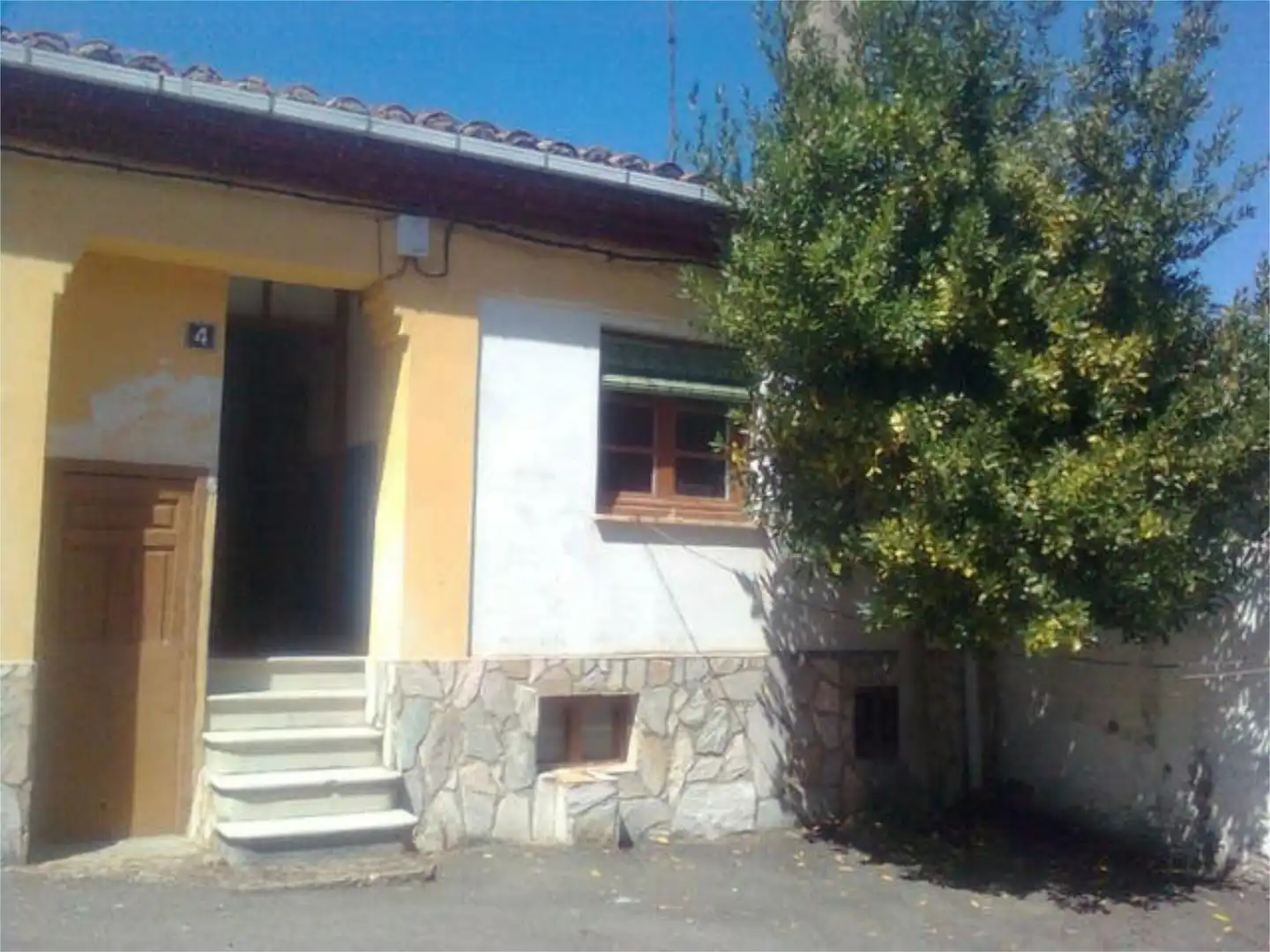 Casa o chalet en venta en Llamas de la Ribera Vista exterior de Casa o chalet en venta en Llamas de la Ribera con Amueblado