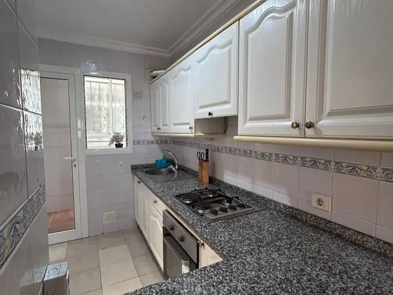 Wohnung zur Miete in Calle Galicia, 5, Torviscas Centro y Alto Küche von Wohnung zur Miete in Adeje mit Terrasse, Schwimmbad und Balkon