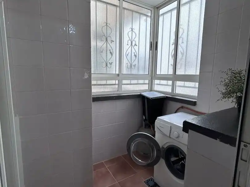 Wohnung zur Miete in Calle Galicia, 5, Torviscas Centro y Alto Badezimmer von Wohnung zur Miete in Adeje mit Terrasse, Schwimmbad und Balkon