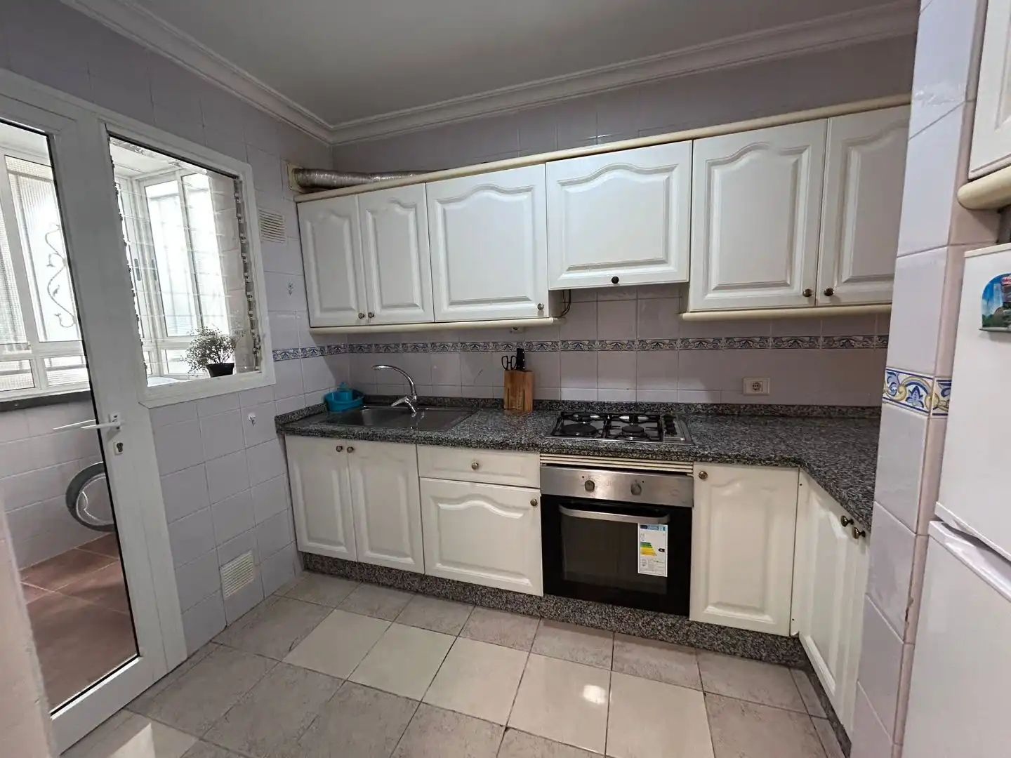 Wohnung zur Miete in Calle Galicia, 5, Torviscas Centro y Alto Küche von Wohnung zur Miete in Adeje mit Terrasse, Schwimmbad und Balkon