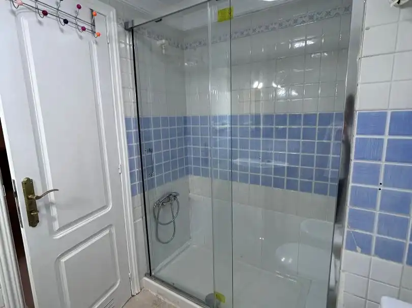 Wohnung zur Miete in Calle Galicia, 5, Torviscas Centro y Alto Badezimmer von Wohnung zur Miete in Adeje mit Terrasse, Schwimmbad und Balkon