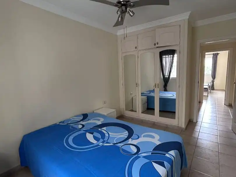 Wohnung zur Miete in Calle Galicia, 5, Torviscas Centro y Alto Schlafzimmer von Wohnung zur Miete in Adeje mit Terrasse, Schwimmbad und Balkon