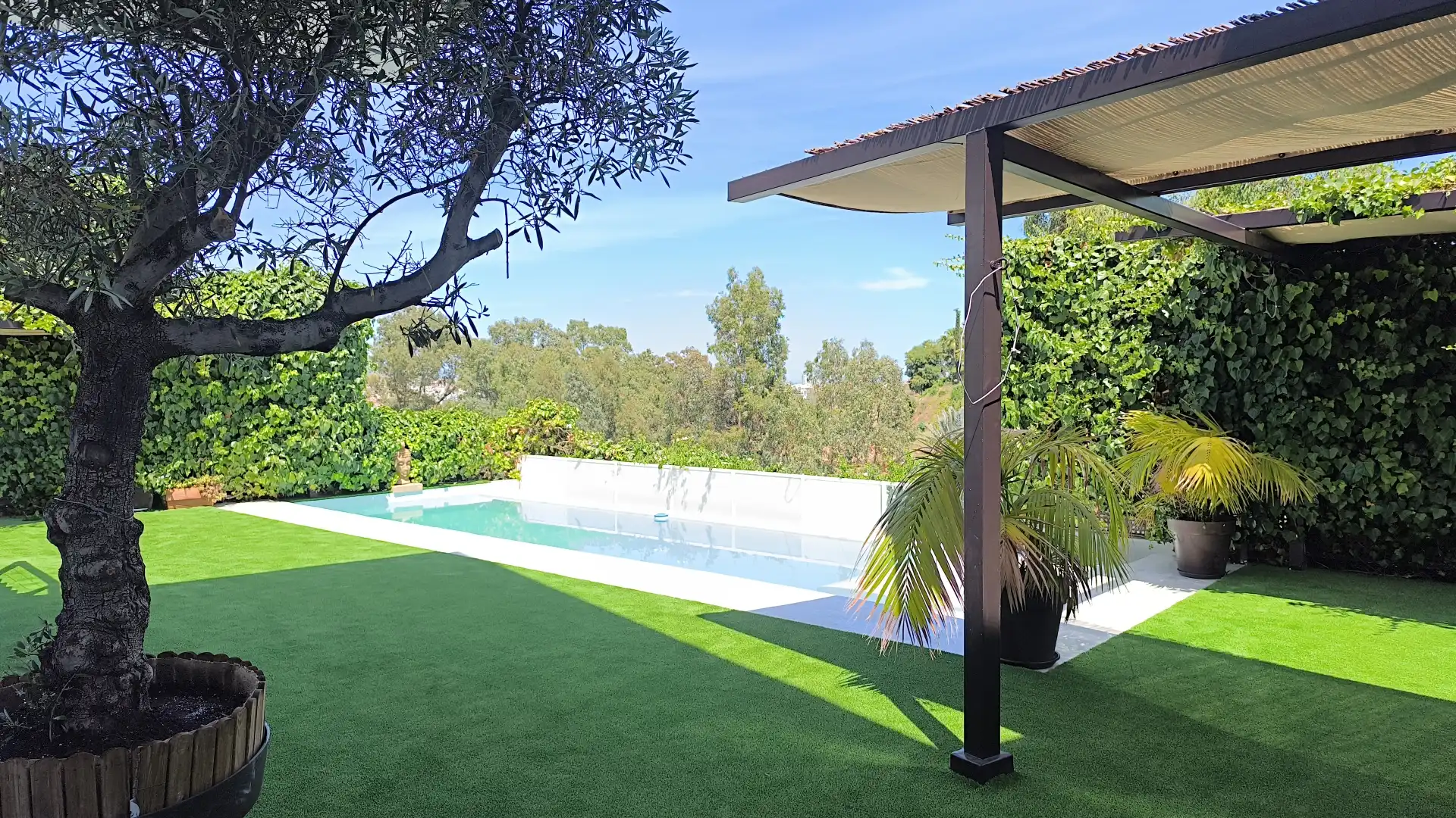 Casa o chalet de alquiler en Arrabal Sector 23, 33, Hipódromo - Cerrado del Águila Terraza de Casa o chalet de alquiler en Mijas con Aire acondicionado, Calefacción y Jardín privado