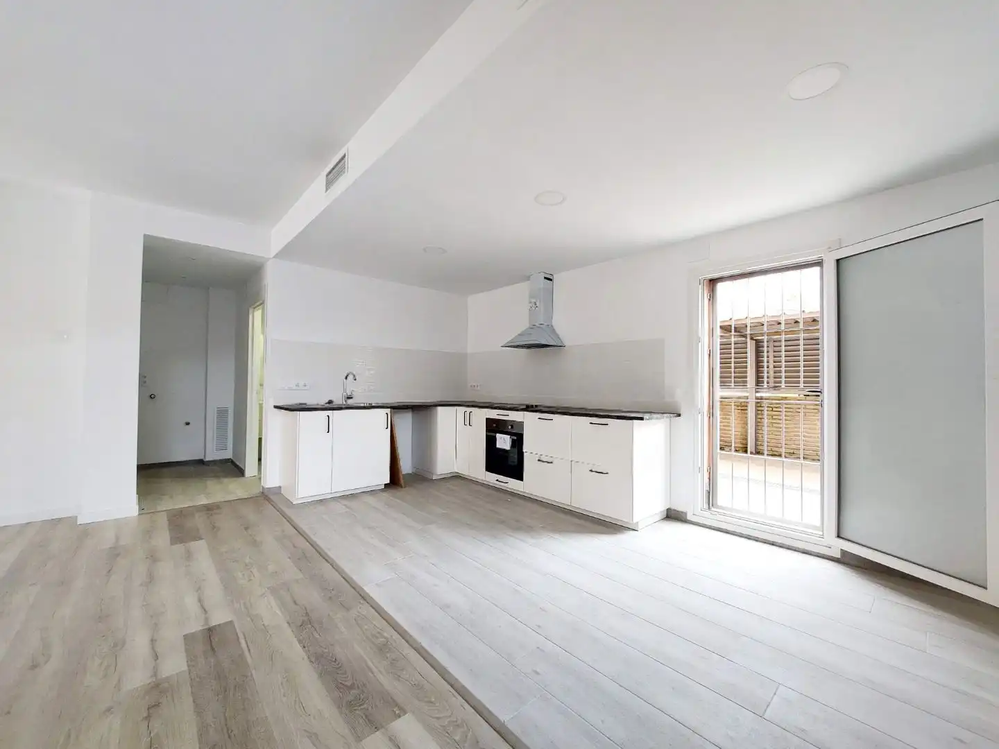 Pis en venda a Carrer Jaume Rafel, 7, Calafell Poble Cuina de Pis en venda en Calafell amb Parquet i Terrassa