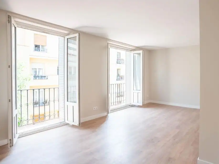Bedroom of Flat for rent in  Madrid Capital  with Air Conditioner and Balcony