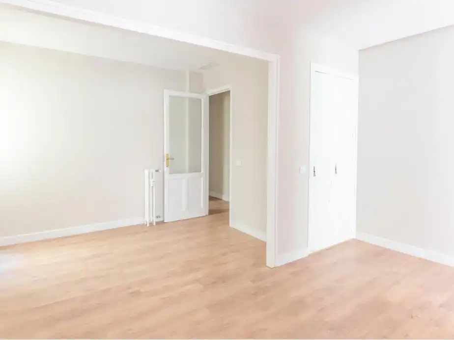 Flat for rent in  Madrid Capital  with Air Conditioner and Balcony