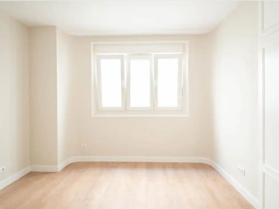 Bedroom of Flat for rent in  Madrid Capital  with Air Conditioner and Balcony
