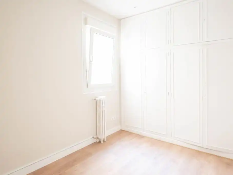 Bedroom of Flat for rent in  Madrid Capital  with Air Conditioner and Balcony