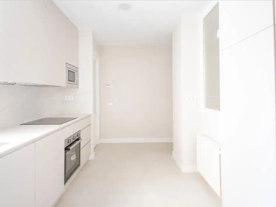 Kitchen of Flat for rent in  Madrid Capital  with Air Conditioner and Balcony