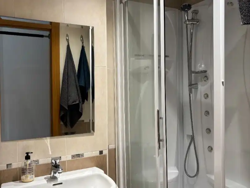 Wohnung zur Miete in Calle Los Magnolios, 29, Llanera Badezimmer von Wohnung zur Miete in Llanera mit Schwimmbad