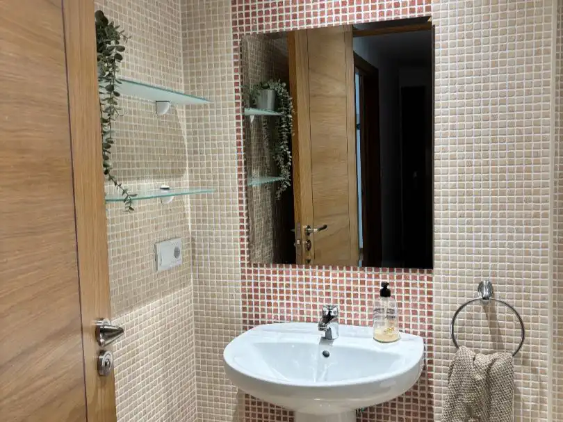 Wohnung zur Miete in Calle Los Magnolios, 29, Llanera Badezimmer von Wohnung zur Miete in Llanera mit Schwimmbad