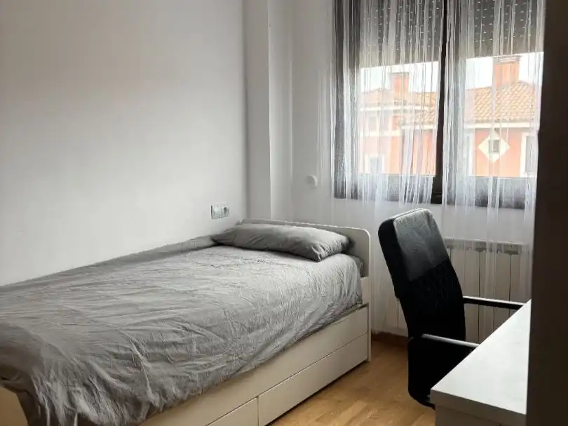 Wohnung zur Miete in Calle Los Magnolios, 29, Llanera Schlafzimmer von Wohnung zur Miete in Llanera mit Schwimmbad