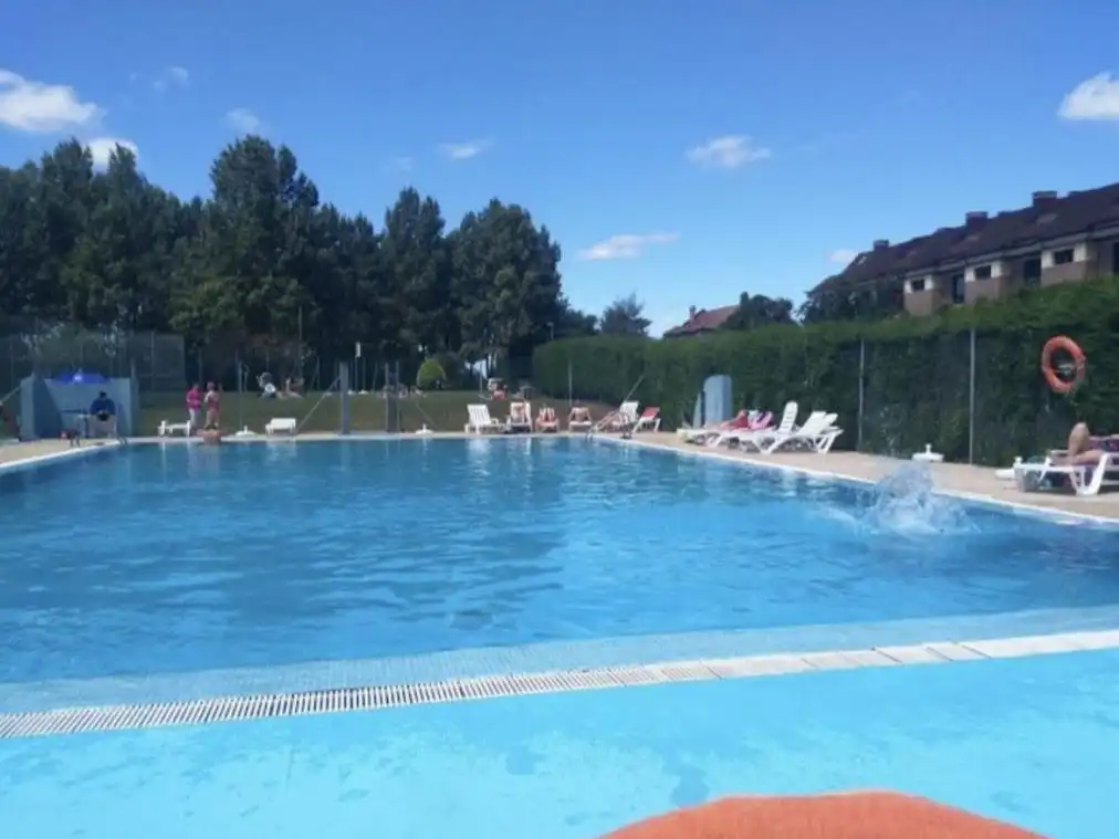 Wohnung zur Miete in Calle Los Magnolios, 29, Llanera Schwimmbecken von Wohnung zur Miete in Llanera mit Schwimmbad