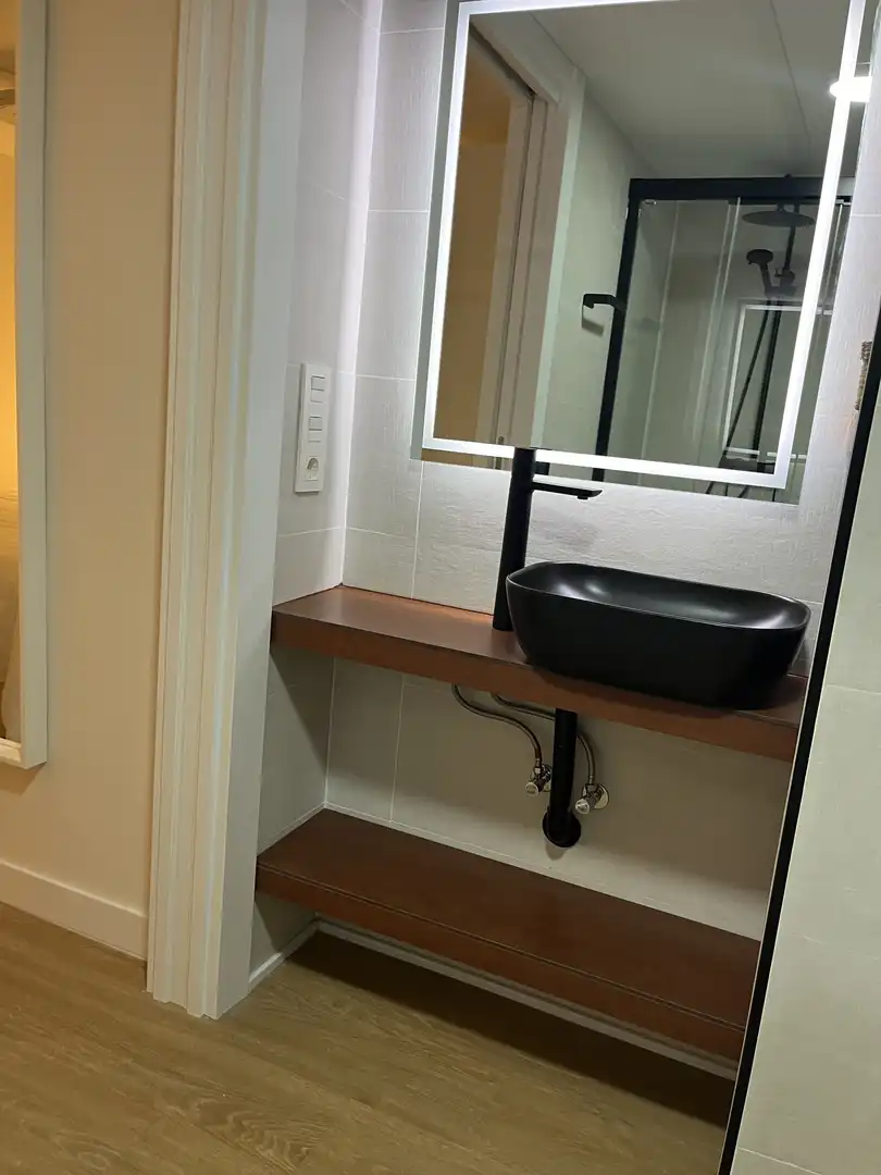 Baño de Piso de alquiler en Almería con Aire acondicionado, Calefacción y Amueblado
