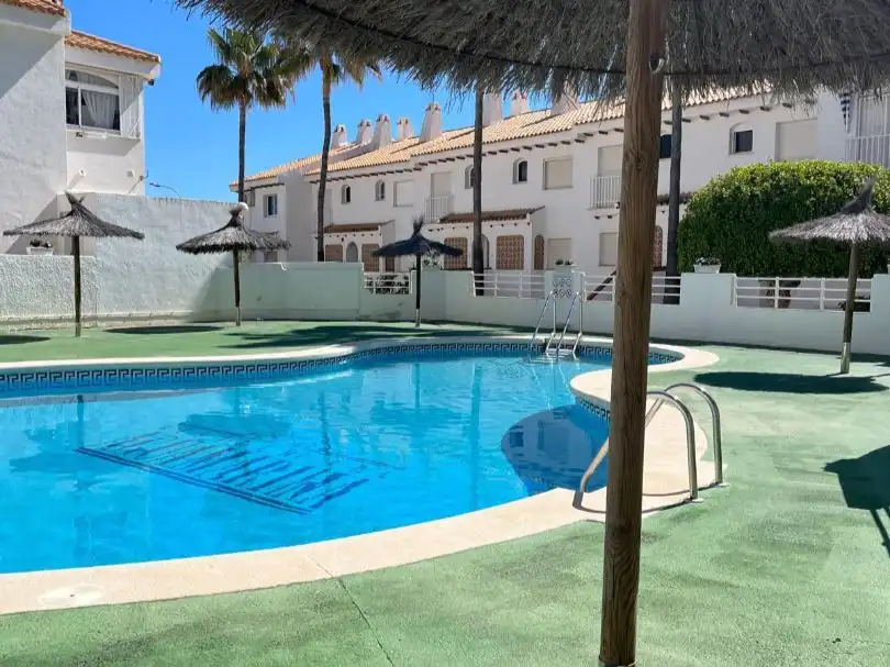 Piscina de Piso en venta en Orihuela con Aire acondicionado, Terraza y Piscina