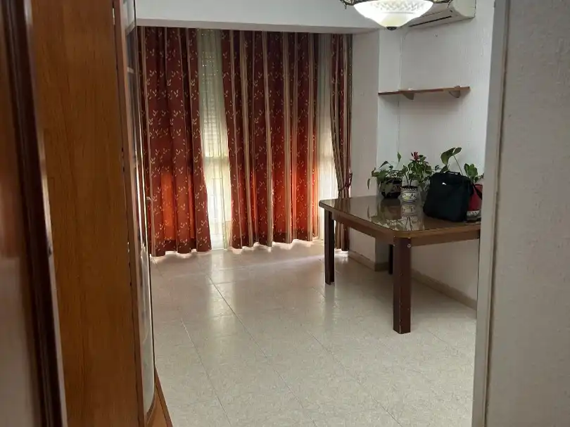 Piso en venta en Calle Playa de Valdelagrana, 6, El Torrejón - El Cerezo Piso en venta en Sevilla con Aire acondicionado y Amueblado