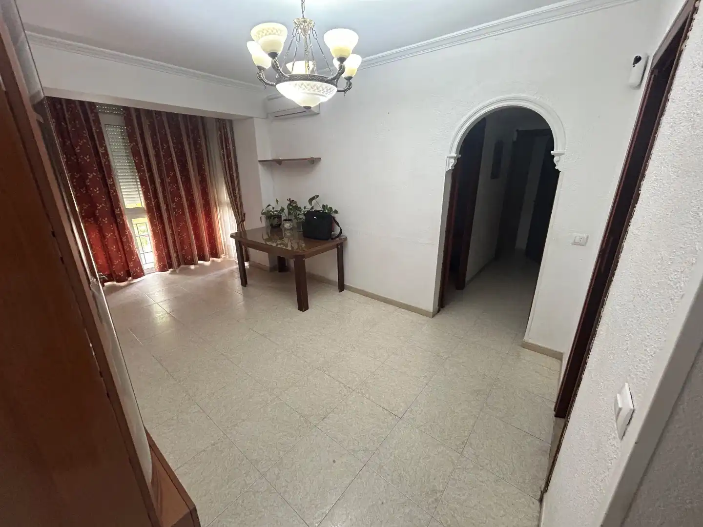 Piso en venta en Calle Playa de Valdelagrana, 6, El Torrejón - El Cerezo Piso en venta en Sevilla con Aire acondicionado y Amueblado