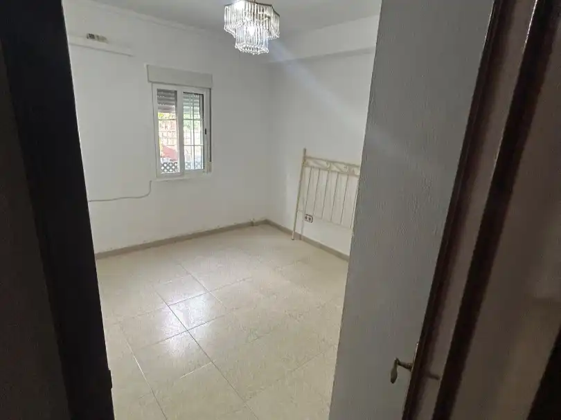 Piso en venta en Calle Playa de Valdelagrana, 6, El Torrejón - El Cerezo Piso en venta en Sevilla con Aire acondicionado y Amueblado