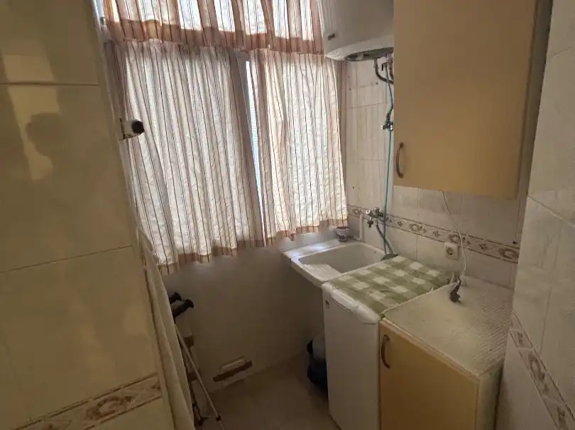 Piso en venta en Calle Playa de Valdelagrana, 6, El Torrejón - El Cerezo Baño de Piso en venta en Sevilla con Aire acondicionado y Amueblado