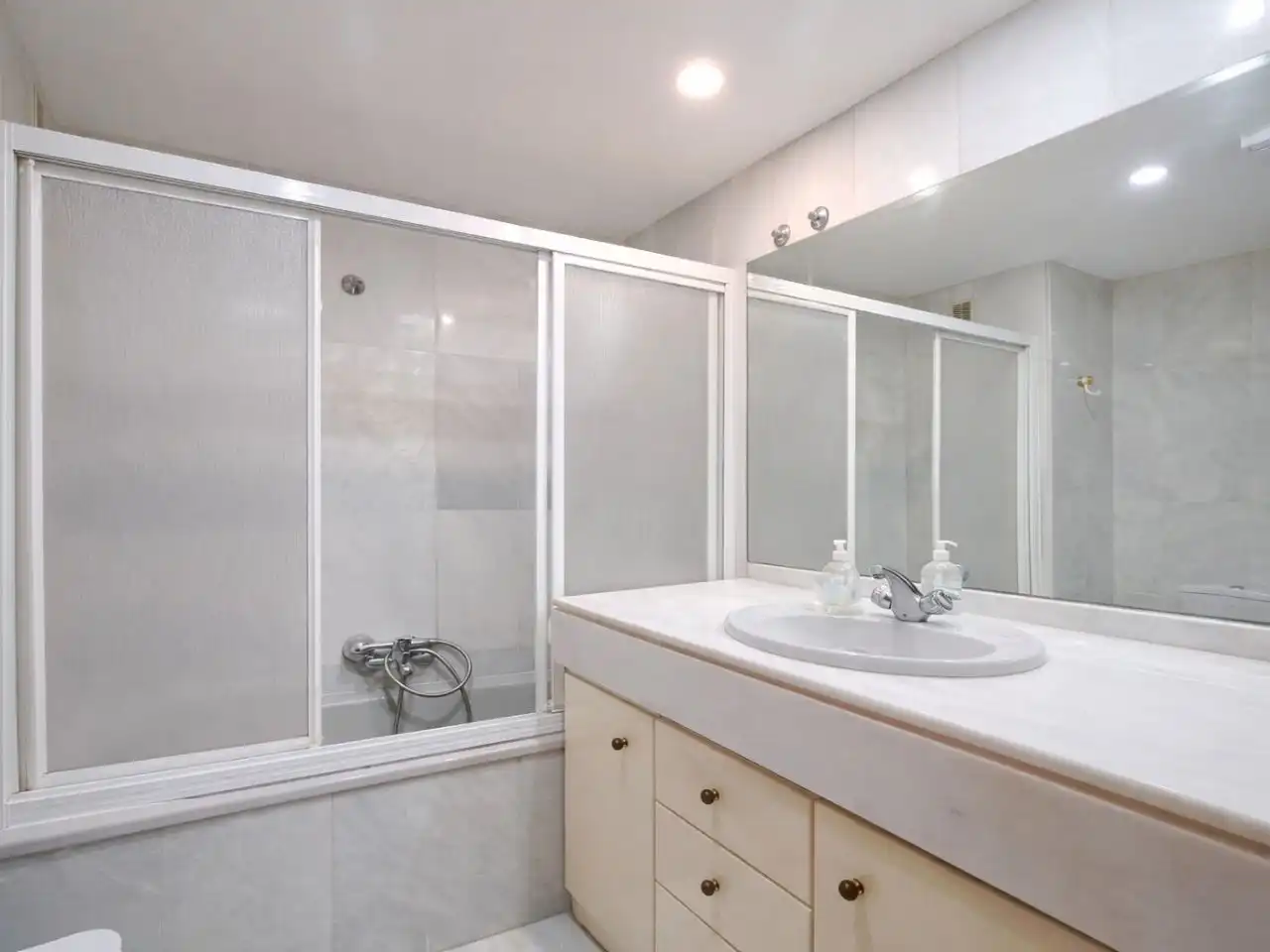Piso en venta en Calle Ferrocarril del Puerto, 6, Parque Ayala - Jardín de la Abadía - Huelín Piso en venta en Calle Ferrocarril del Puerto, 6, Parque Ayala - Jardín de la Abadía - Huelín