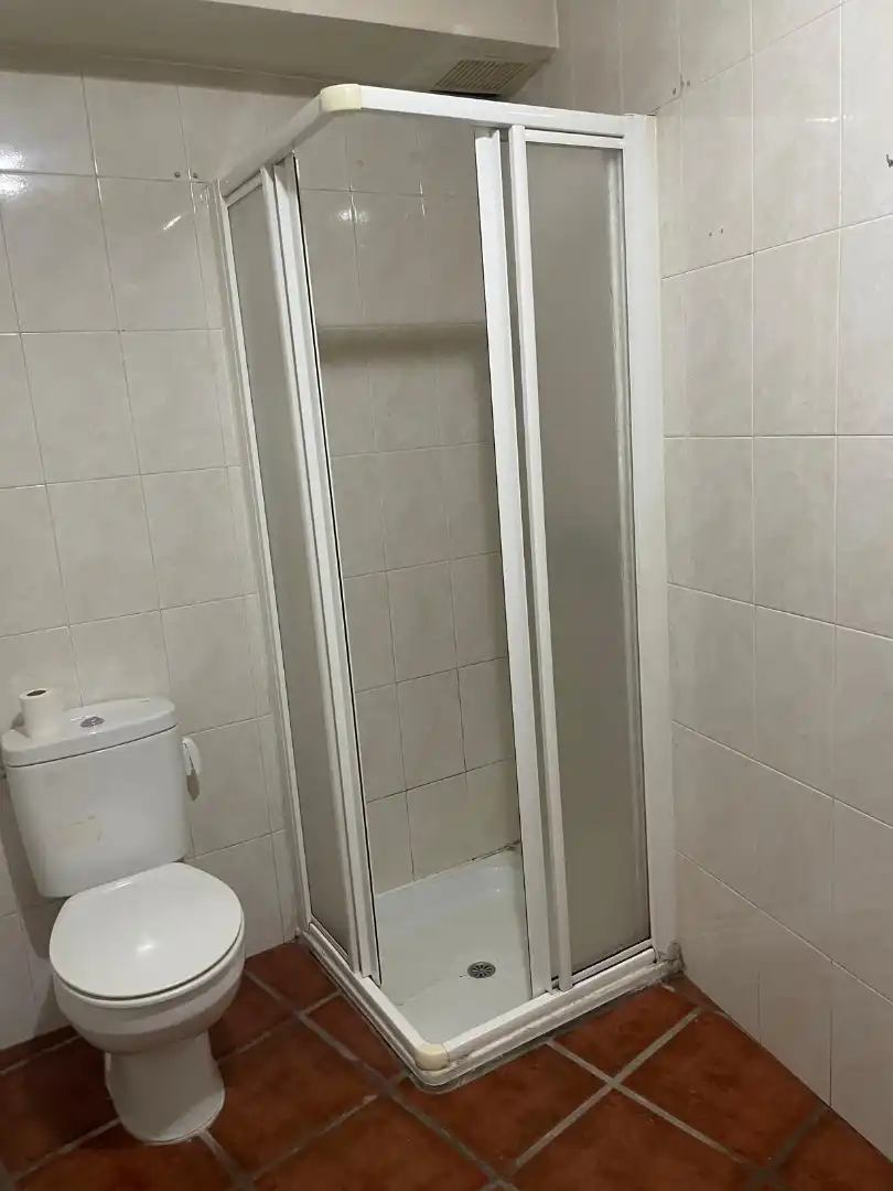 Casa adosada en venta en Calle Norte, 10, Garciaz Baño de Casa adosada en venta en Garciaz con Amueblado