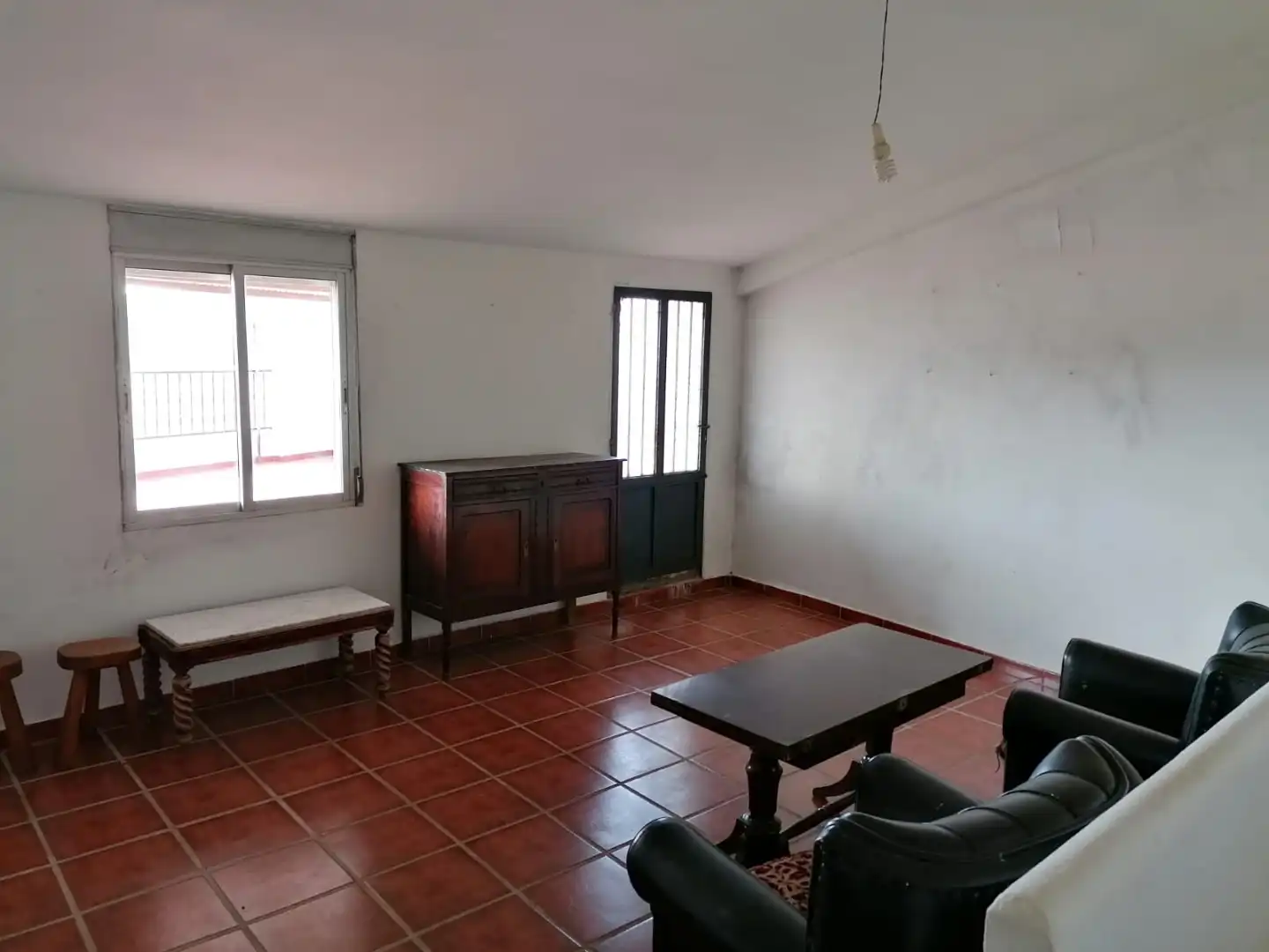 Casa adosada en venta en Calle Norte, 10, Garciaz Sala de estar de Casa adosada en venta en Garciaz con Amueblado