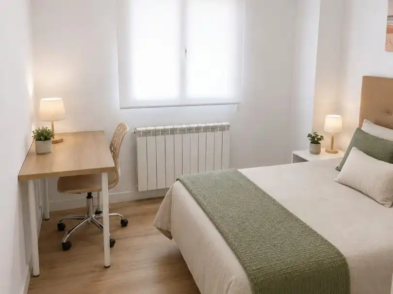 Bedroom of Flat for share in  Logroño  with Heating, Parquet flooring and Furnished