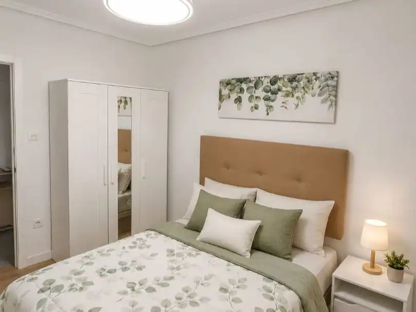 Bedroom of Flat for share in  Logroño  with Heating, Parquet flooring and Furnished