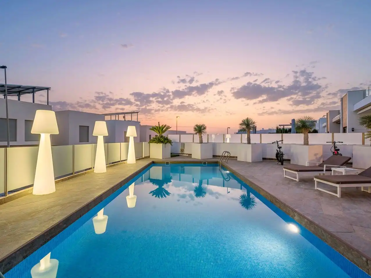 Piscina de Casa o xalet en venda en Orihuela amb Aire condicionat, Jardí privat i Terrassa