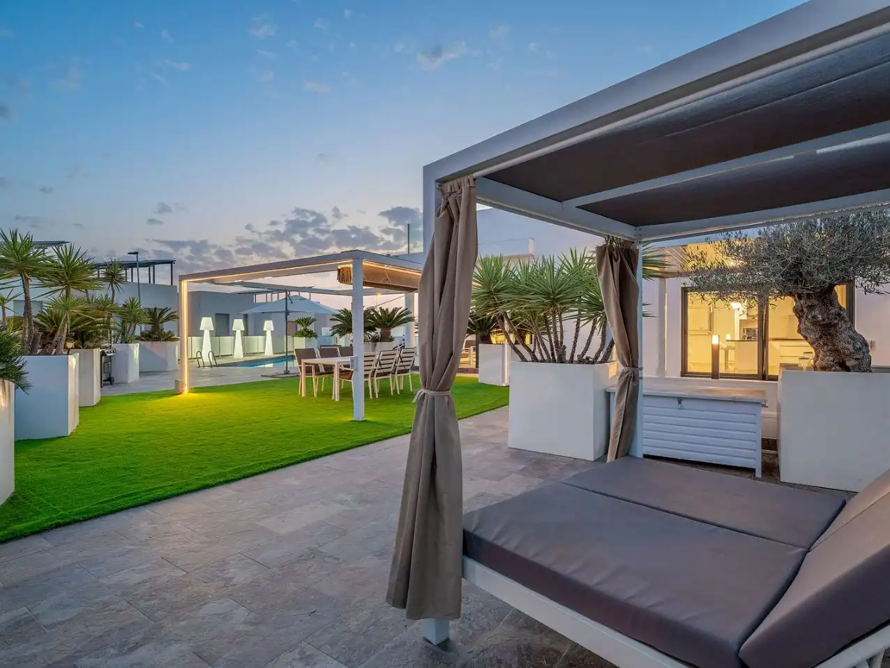 Terrassa de Casa o xalet en venda en Orihuela amb Aire condicionat, Jardí privat i Terrassa
