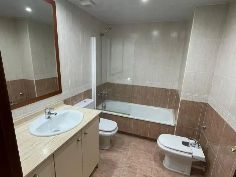 Baño de Ático de alquiler en Gelida con Aire acondicionado, Calefacción y Terraza