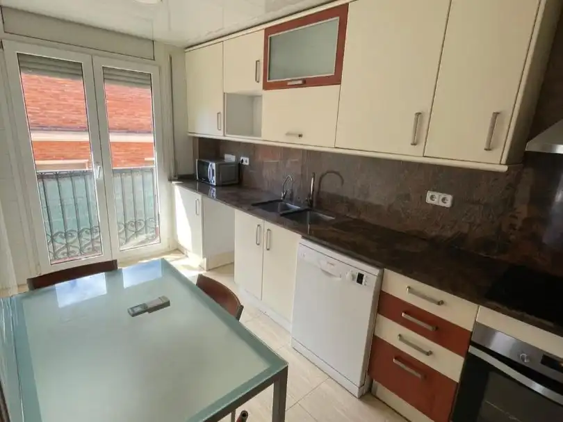 Cocina de Ático de alquiler en Gelida con Aire acondicionado, Calefacción y Terraza