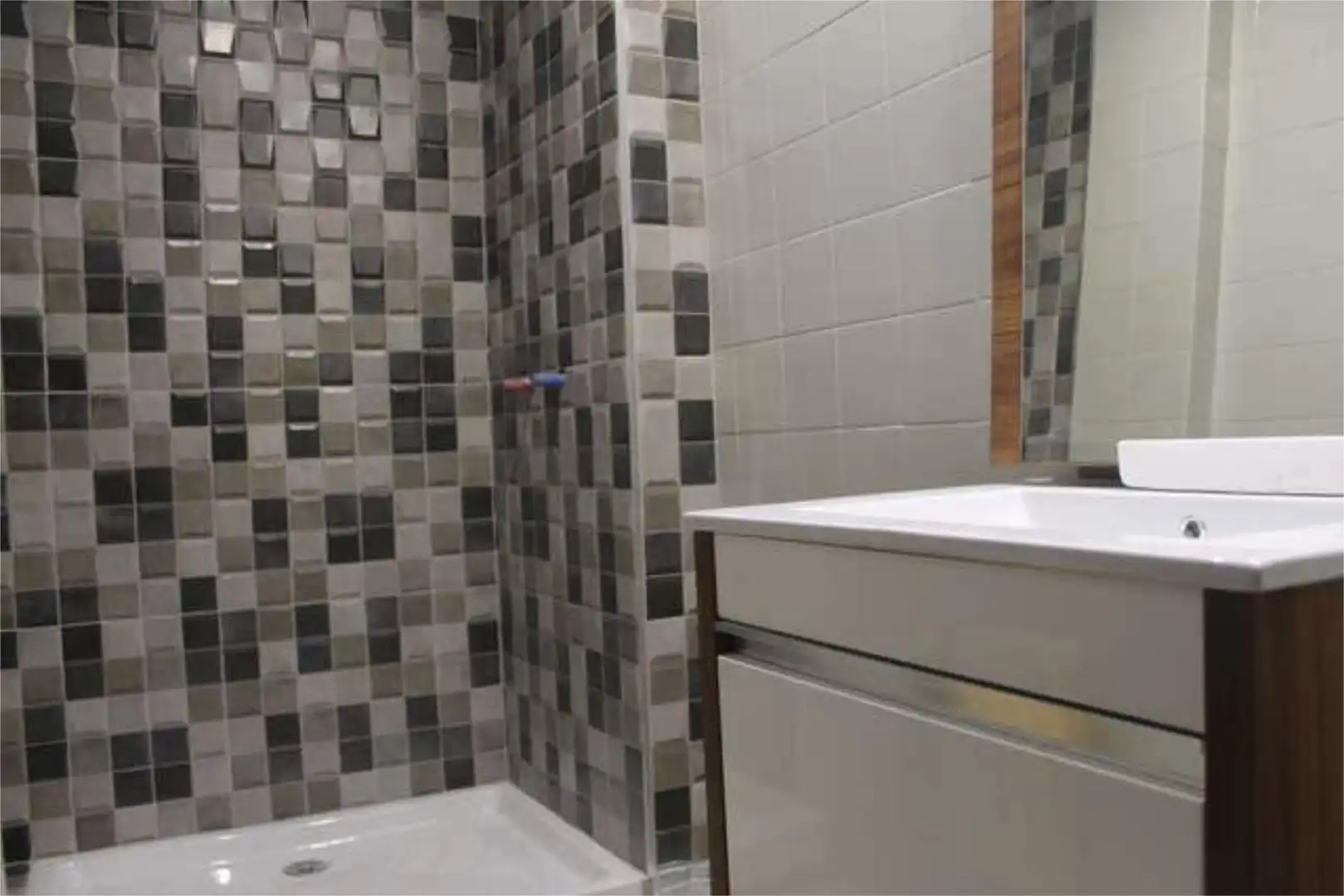 Baño de Piso de alquiler en Zaragoza con Calefacción y Terraza