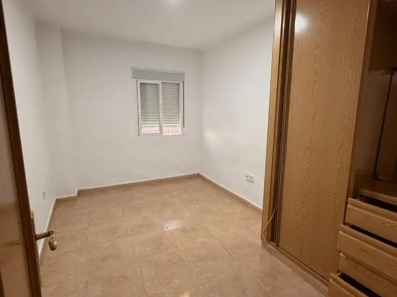 Schlafzimmer von Wohnung zur Miete in  Madrid Capital