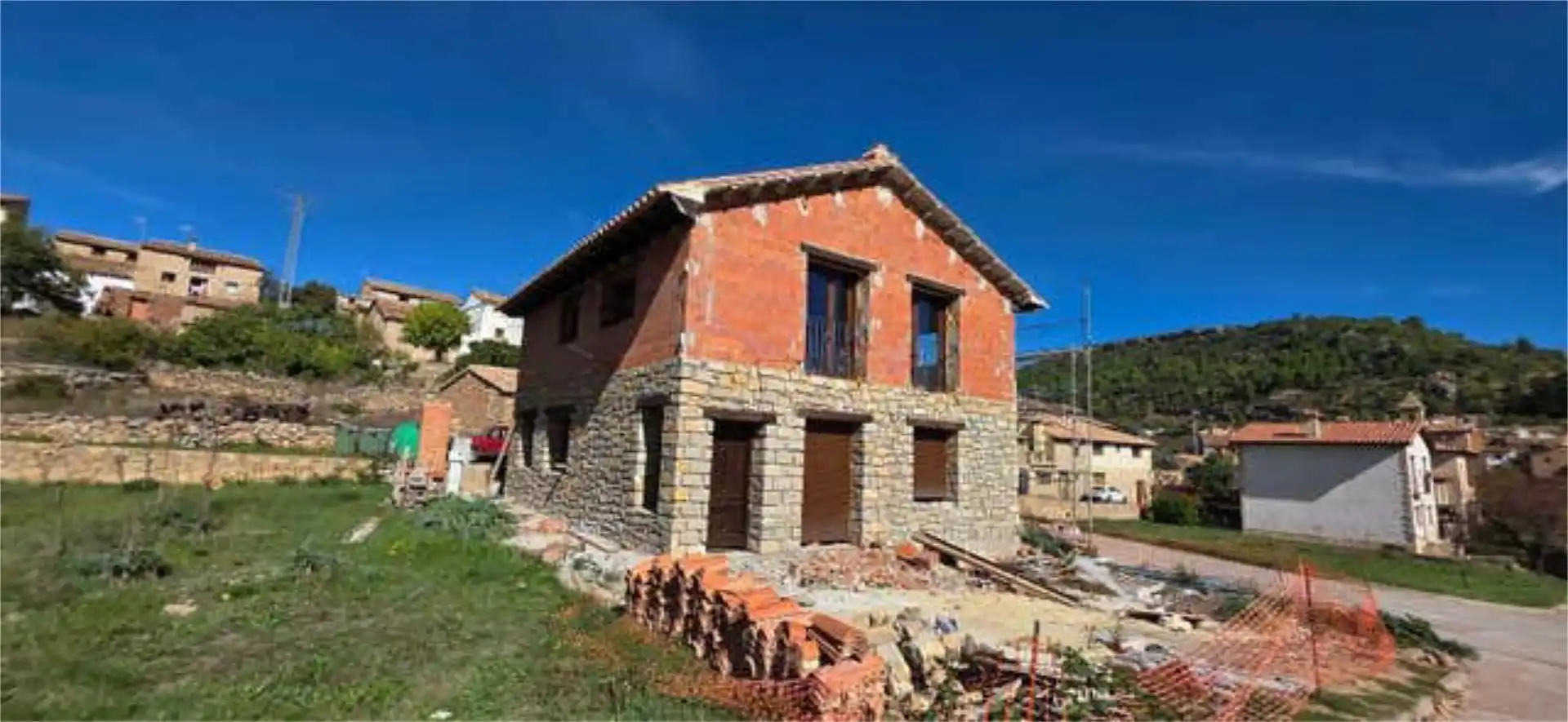 Vista exterior de Piso en venta en Fuentes de Rubielos