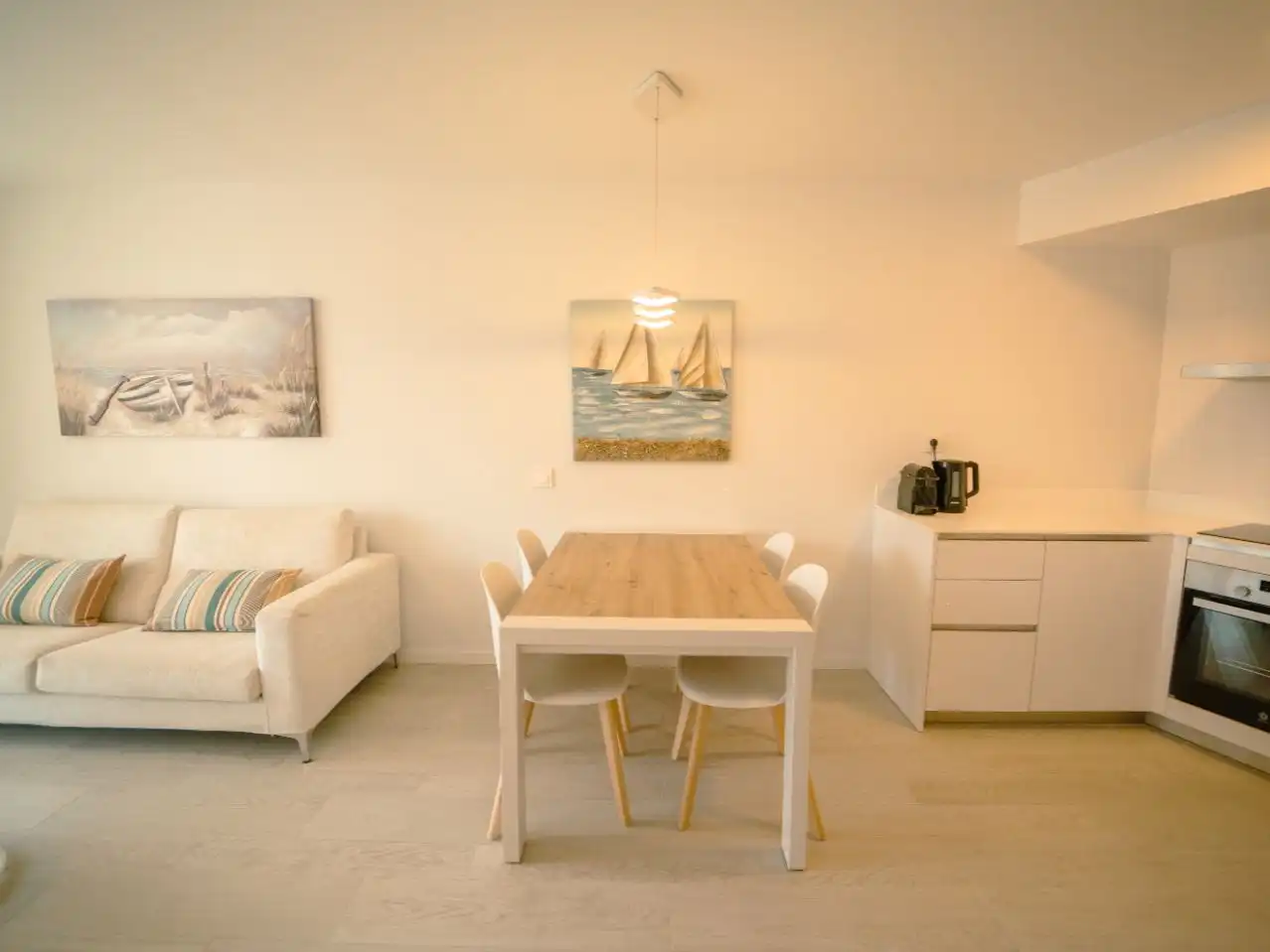 Flat for rent in Carrer d' Andalusia, 1, Playa Norte Dining room of Flat for rent in Peñíscola / Peníscola with Air Conditioner, Heating and Private garden