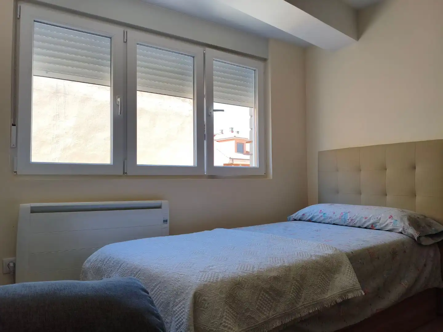 Estudio de alquiler en Avenida de Don Pablo Díez, 21, Valverde de la Virgen Habitación de Estudio de alquiler en Valverde de la Virgen con Calefacción, Parquet y Amueblado