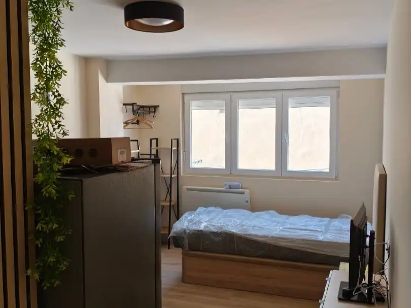 Estudio de alquiler en Avenida de Don Pablo Díez, 21, Valverde de la Virgen Habitación de Estudio de alquiler en Valverde de la Virgen con Calefacción, Parquet y Amueblado